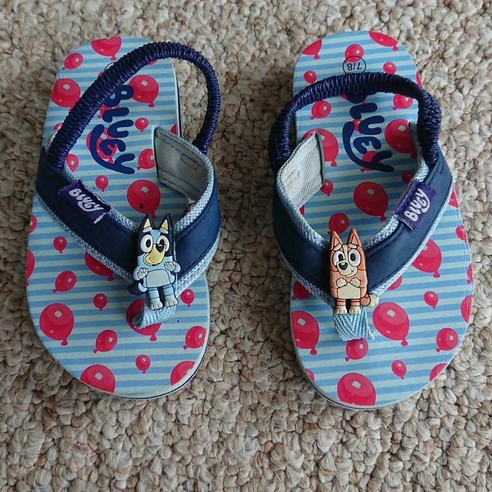 Bluey and Bingo flip flop sandals with elastic heel straps size 7/8